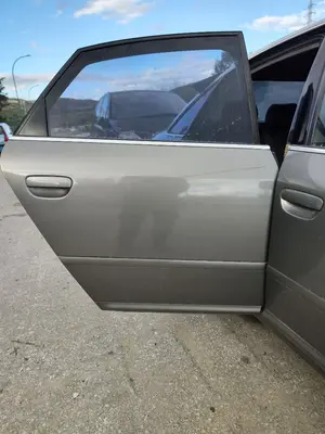 Foto de PUERTA TRASERA DERECHA AUDI A6 BERLINA (4B2) 2.4 V6 30V (165 CV / 121 KW) foto 2
