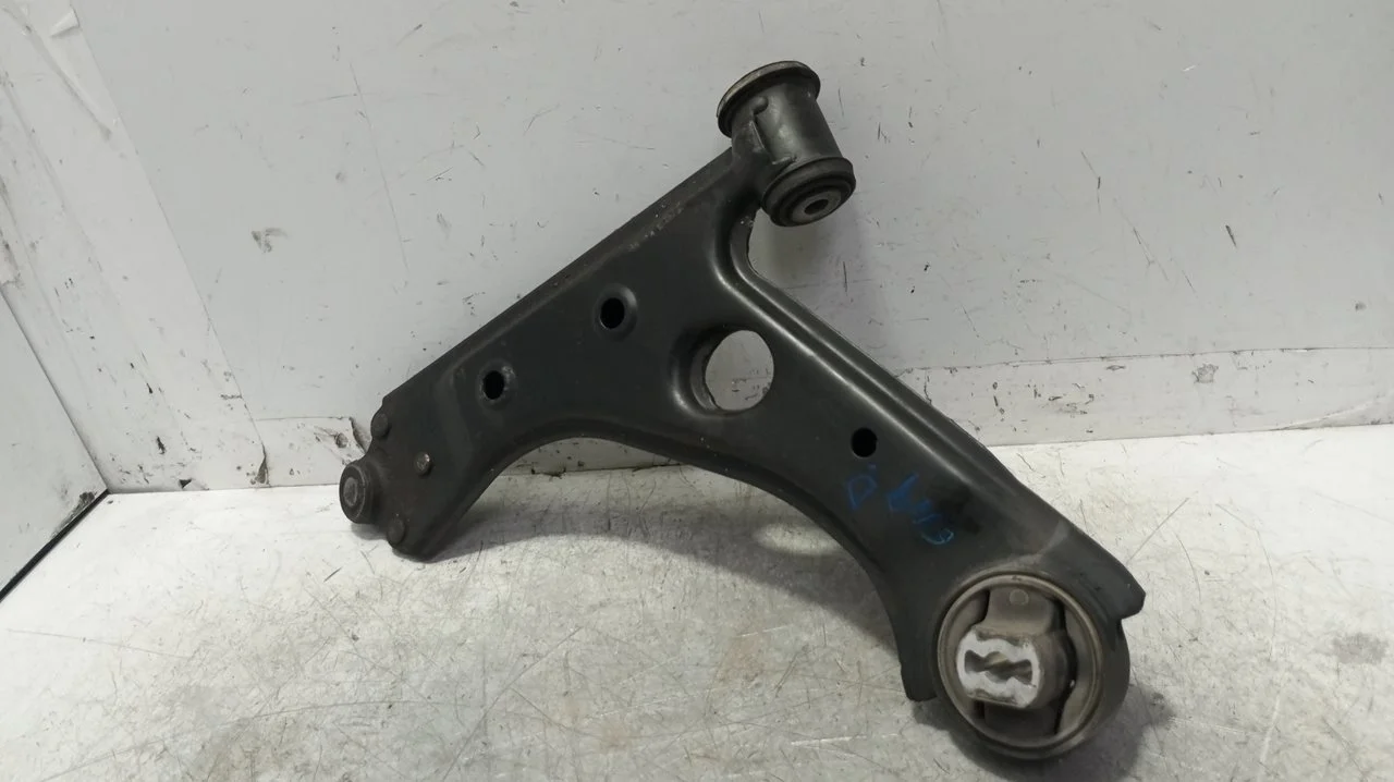 Foto de BRAZO SUSPENSION INFERIOR DELANTERO DERECHO FIAT III FIORINO (225) 1.3 16V JTD CAT (75 CV / 55 KW) referencia 51895366