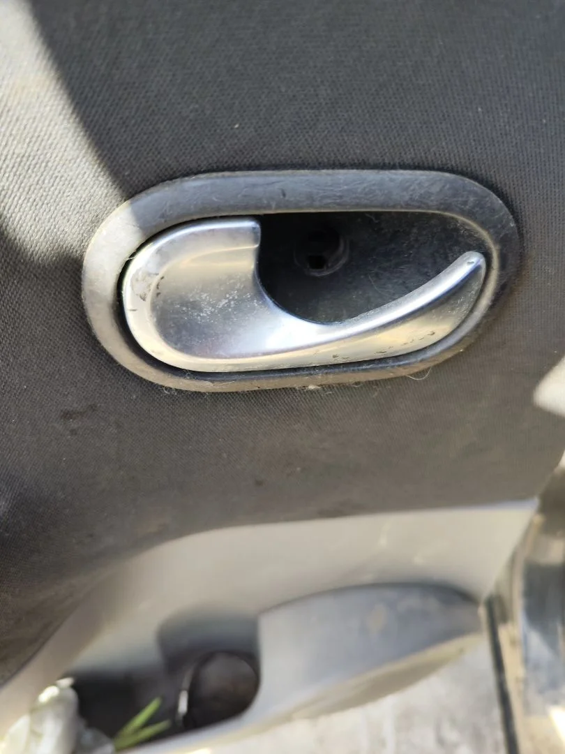Foto de MANETA INTERIOR TRASERA IZQUIERDA RENAULT SCENIC II (JM) 1.9 dCi Diesel (120 CV / 88 KW)