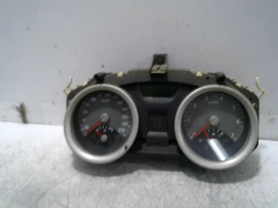 Foto de CUADRO INSTRUMENTOS RENAULT MEGANE II BERLINA 5P 1.9 dCi Diesel (120 CV / 88 KW) referencia 8200292049