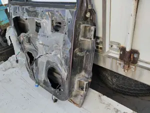 Foto de PUERTA TRASERA IZQUIERDA CHRYSLER JEEP GR.CHEROKEE (ZJ)/(Z) 5.2 V8 CAT (211 CV / 155 KW) foto 6