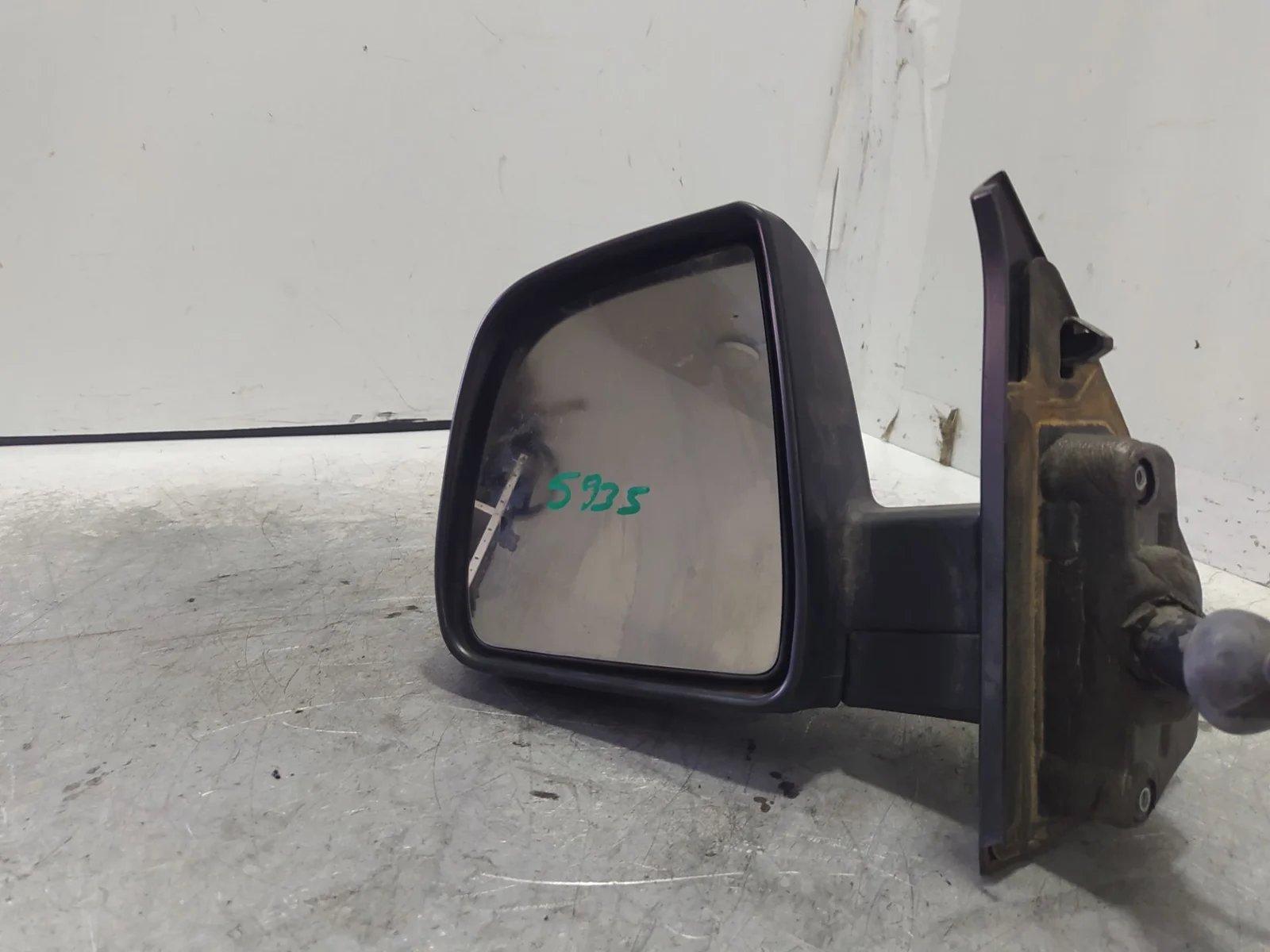Foto de RETROVISOR IZQUIERDO OPEL COMBO D 1.3 16V CDTI (95 CV / 70 KW)