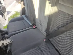 Foto de ENGANCHE CINTURON TRASERO CENTRAL PEUGEOT 207 1.6 HDi FAP CAT (9HZ / DV6TED4) (109 CV / 80 KW)