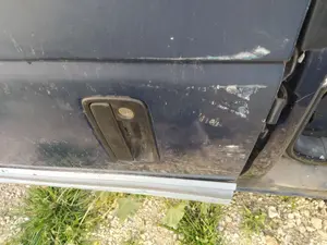 Foto de CERRADURA PUERTA TRASERA DERECHA CHRYSLER VOYAGER GS 2.5 Turbodiesel (116 CV / 85 KW)