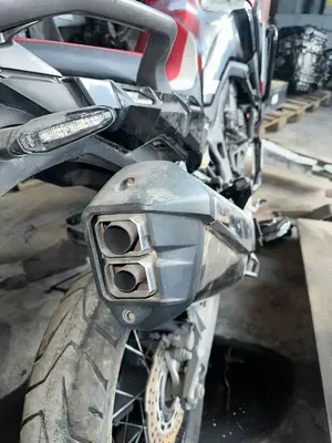 Foto de TUBO ESCAPE COMPLETO HONDA CRF 1000L AFRICA TWIN 998 cm3 - 70 kW (95 CV / 70 KW) foto 3