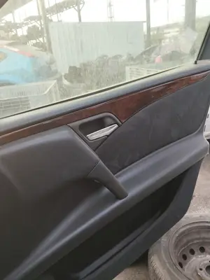 Foto de MANETA INTERIOR DELANTERA DERECHA MERCEDES-BENZ CLASE E (BM 210) BERLINA 3.0 Diesel CAT (136 CV / 100 KW) referencia A2107660264 FKZ