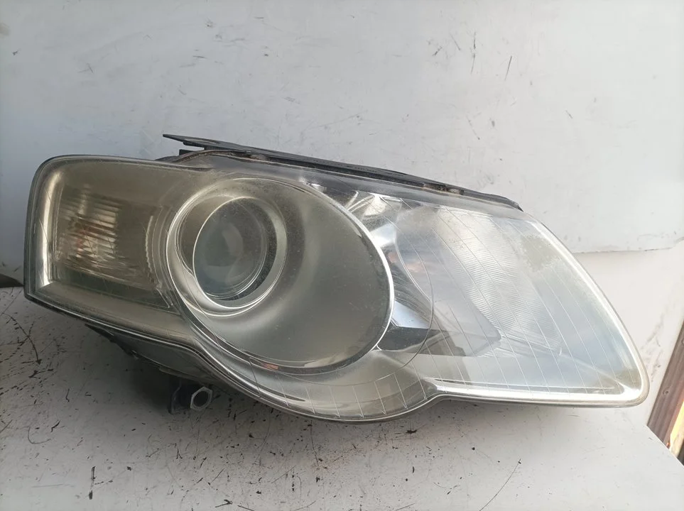 Foto de FARO DERECHO VOLKSWAGEN PASSAT BERLINA (3C2) referencia 3C0941006S