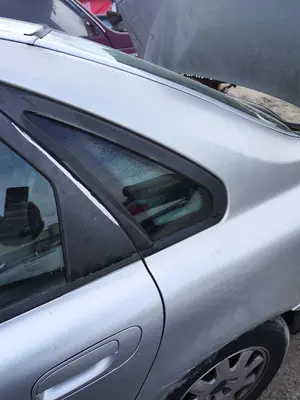 Foto de LUNA CUSTODIA TRASERA IZQUIERDA VOLVO S80 BERLINA 2.4 CAT (140 CV / 103 KW)