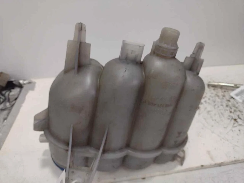 Foto de DEPOSITO EXPANSION AUDI A5 COUPE (F53) 2.0 16V TDI (190 CV / 140 KW) referencia 8W0121405E