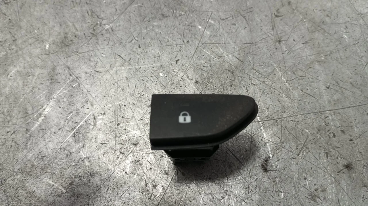 Foto de INTERRUPTOR RENAULT CAPTUR I 1.5 dCi Diesel FAP (110 CV / 81 KW) referencia 252103678R