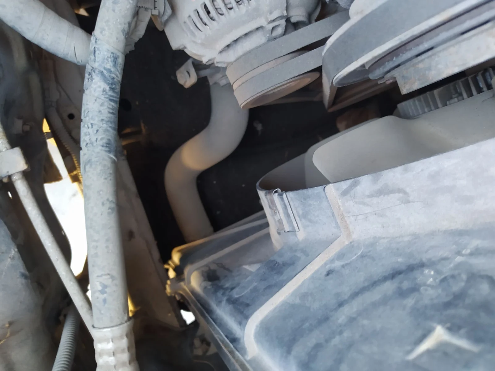 Foto de INTERCOOLER TOYOTA LAND CRUISER (J9) 3.0 Turbodiesel (125 CV / 92 KW)