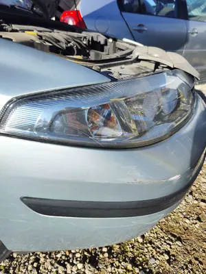 Foto de FARO DERECHO RENAULT LAGUNA II (BG0) 1.8 CAT (120 CV / 88 KW) foto 3