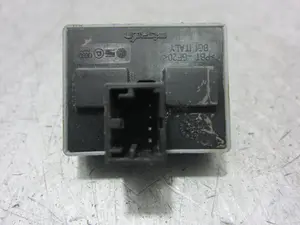 Foto de MANDO ELEVALUNAS TRASERO IZQUIERDO SEAT IBIZA (6L1) 1.2 (64 CV / 47 KW) referencia 6Q0959858 foto 3