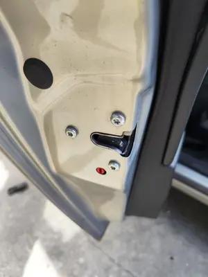 Foto de CERRADURA PUERTA TRASERA IZQUIERDA OPEL ZAFIRA B 1.9 CDTI (120 CV / 88 KW) referencia 13210739 foto 3
