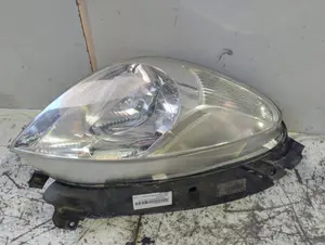 Foto de FARO DERECHO FORD FOCUS BERLINA (CAK) 1.8 TDCi Turbodiesel CAT (116 CV / 85 KW) referencia 9649557380