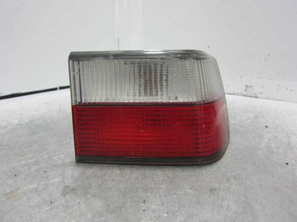 Foto de PILOTO TRASERO DERECHO CITROEN XANTIA BERLINA 2.0 HDi (109 CV / 80 KW) referencia 22230232