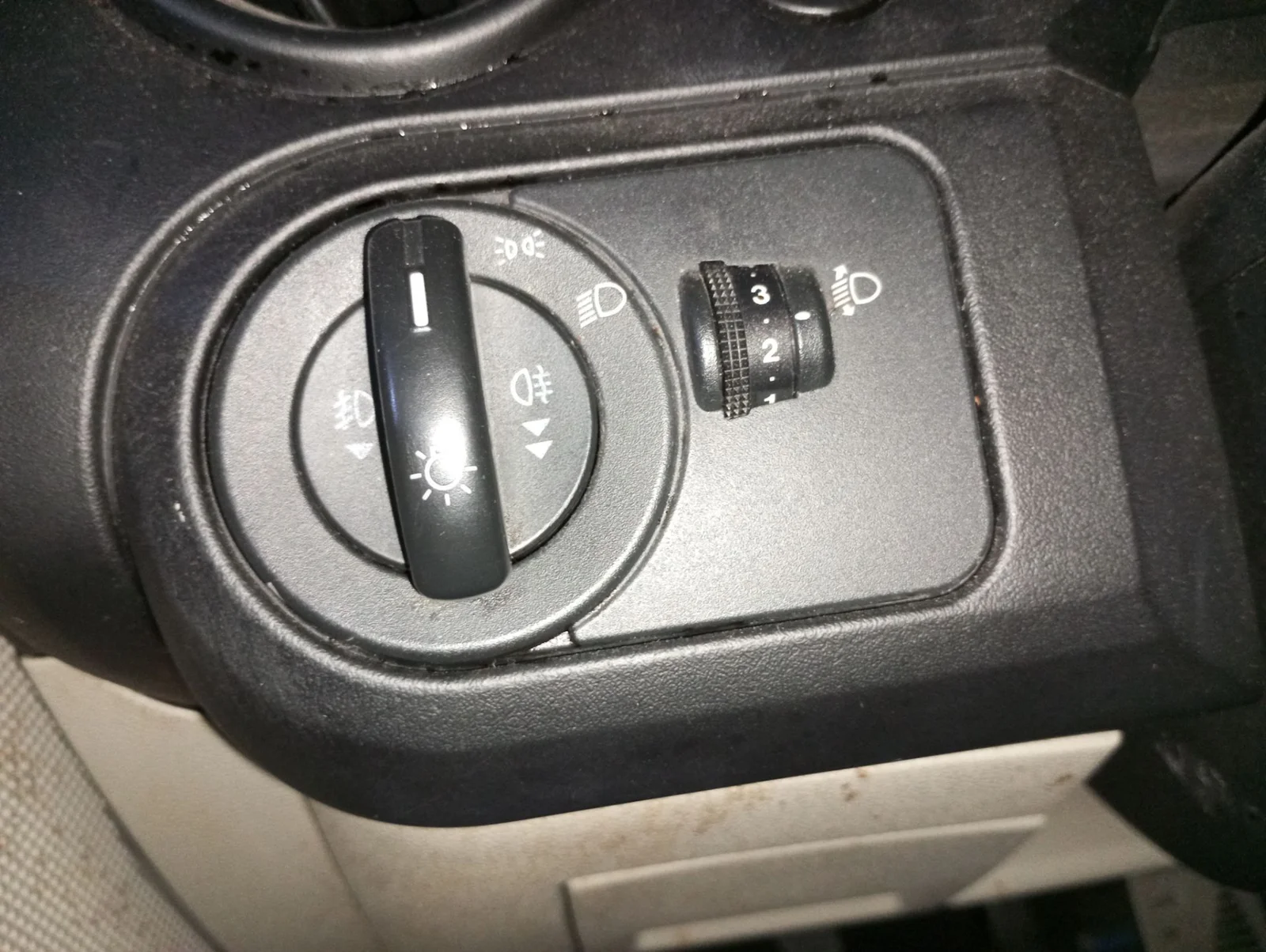 Foto de MANDO LUCES FORD FIESTA (CBK) 1.25 16V CAT (69 CV / 51 KW) referencia 1142542