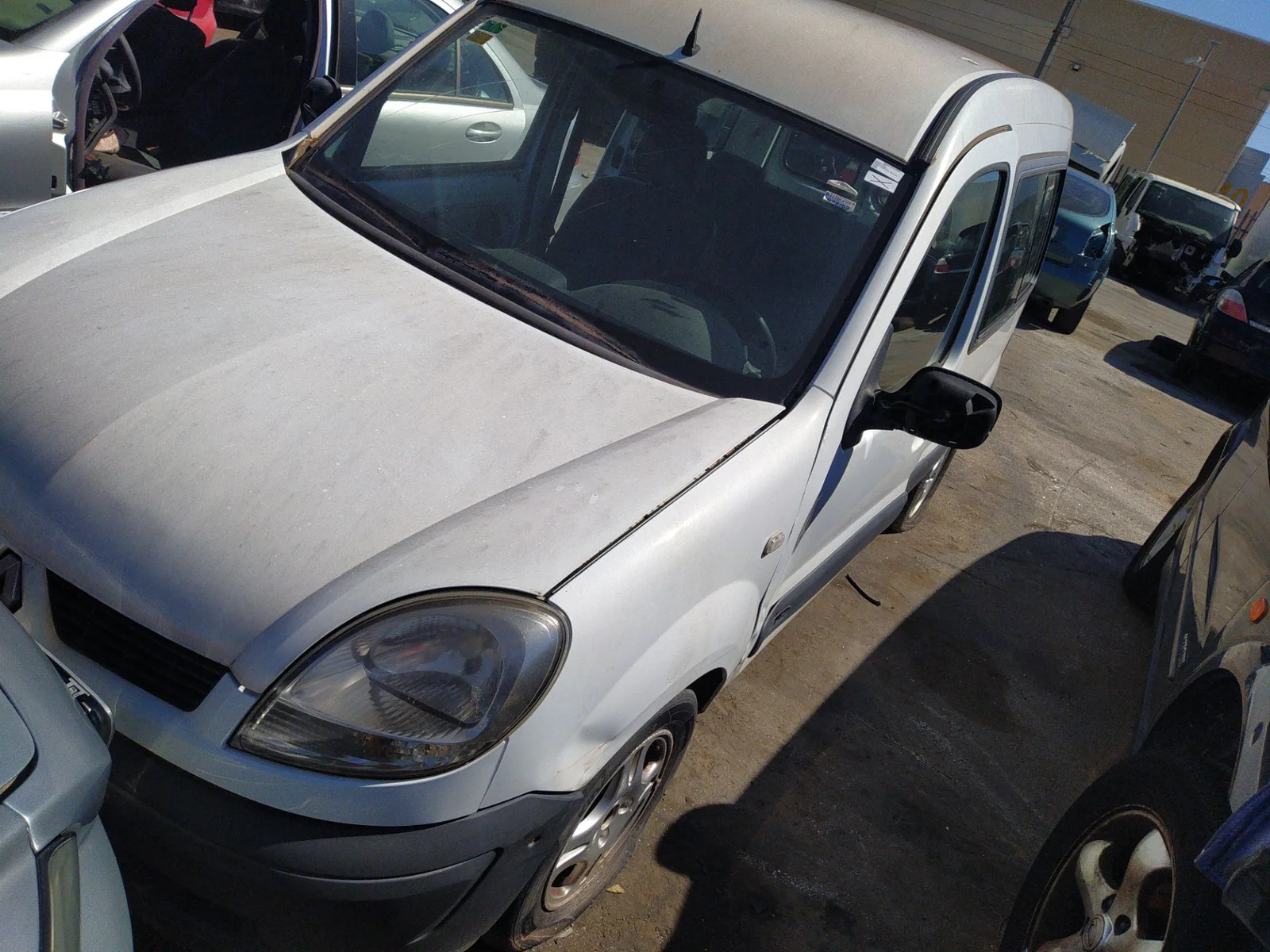 Foto de BRAZO SUSPENSION DELANTERO IZQUIERDO RENAULT KANGOO I (F/KC0) 1.5 dCi Diesel (68 CV / 50 KW)