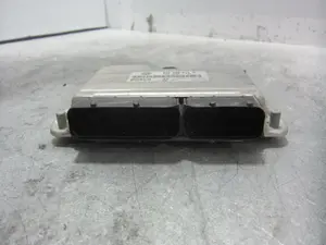 Foto de CENTRALITA MOTOR UCE SEAT IBIZA (6L1) 1.9 TDI (101 CV / 74 KW) referencia 038906019NL foto 4