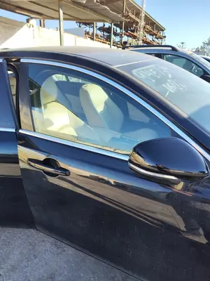 Foto de LUNA DELANTERA DERECHA JAGUAR XE 2.0  Turbo CAT (200 CV / 147 KW)