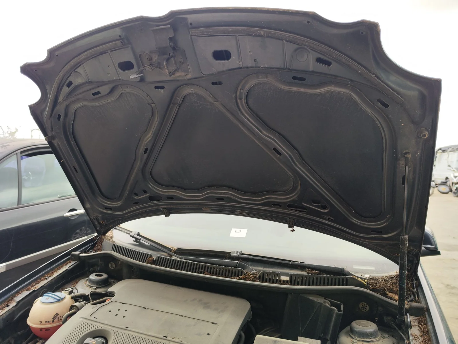 Foto de CAPO VOLKSWAGEN POLO IV (9N1) 1.4 16V (75 CV / 55 KW) referencia 6QE823031B