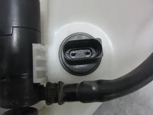 Foto de DEPOSITO LIMPIA PORSCHE CAYENNE (TIPO 92A) referencia 7P0955453 foto 7