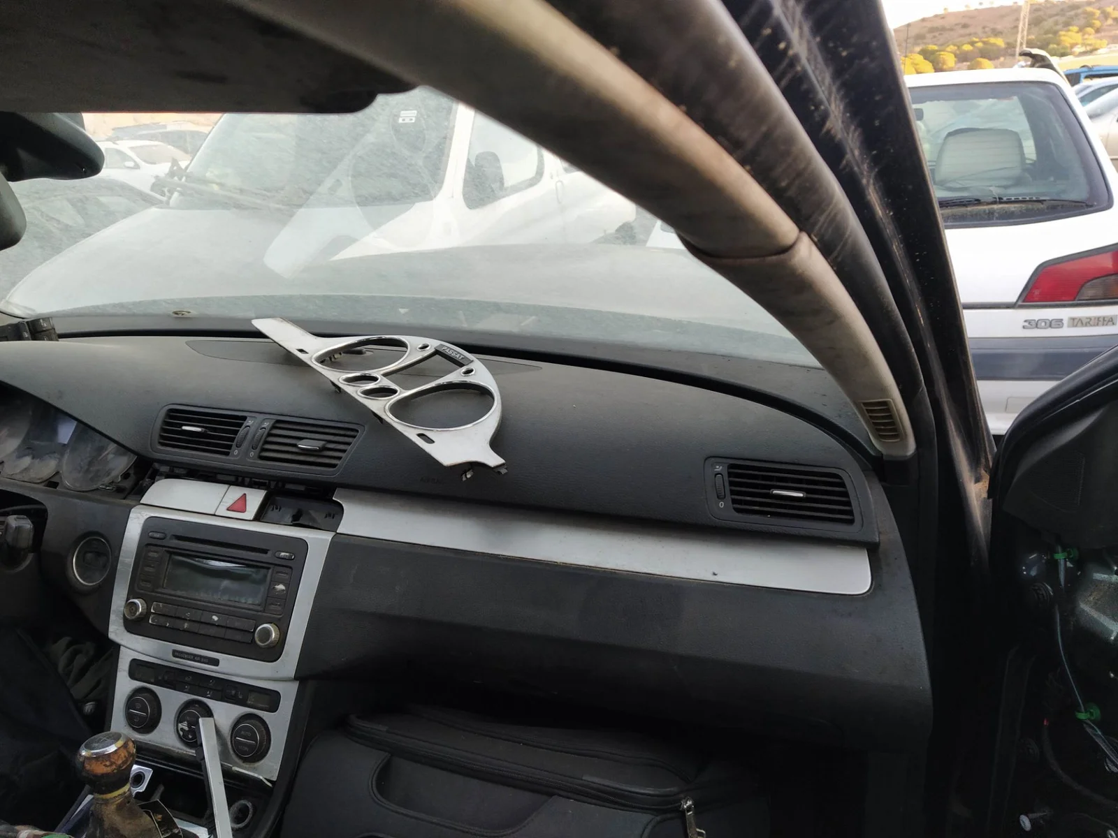 Foto de GUANTERA VOLKSWAGEN PASSAT BERLINA (3C2) 2.0 TDI (140 CV / 103 KW)