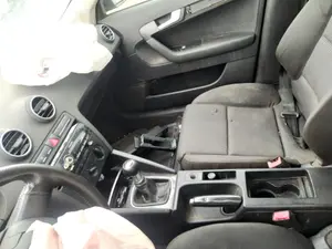 Foto de PALANCA FRENO AUDI A3 (8P1) 2.0 TDI (140 CV / 103 KW) referencia 8P0711303C