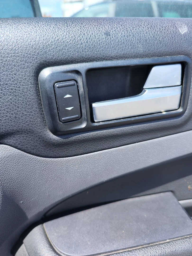 Foto de MANDO ELEVALUNAS DELANTERO DERECHO FORD FOCUS BERLINA (CAP) 1.6 TDCi CAT (90 CV / 66 KW)