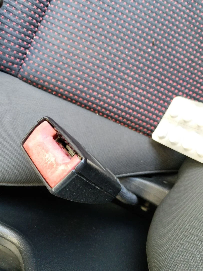 Foto de PRETENSOR AIRBAG IZQUIERDO MAZDA 3 BERLINA (BK) 1.6 16V CAT (105 CV / 77 KW)