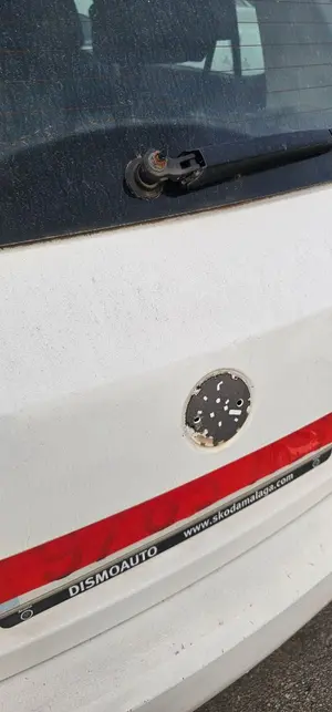 Foto de MOTOR LIMPIA TRASERO SKODA FABIA (5J2) 1.2  (60 CV / 44 KW)