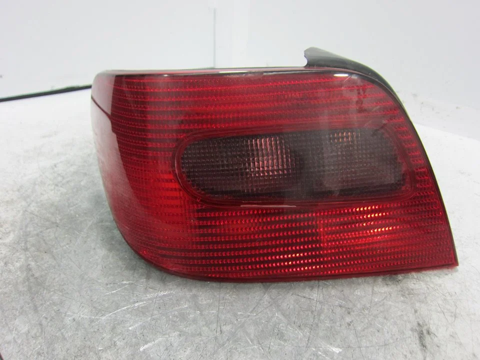 Foto de PILOTO TRASERO IZQUIERDO CITROEN XSARA BERLINA 2.0 HDi CAT (RHY / DW10TD) (90 CV / 66 KW) referencia 2534G