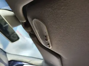 Foto de LUZ INTERIOR RENAULT CLIO III 1.4 16V (98 CV / 72 KW)