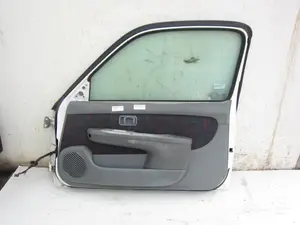 Foto de PUERTA DELANTERA DERECHA NISSAN MICRA (K11) 1.0 16V CAT (54 CV / 40 KW) foto 2