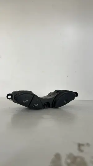 Foto de MANDO CALEFACCION / AIRE ACONDICIONADO FORD FOCUS BERLINA (CAK) referencia D3LOA