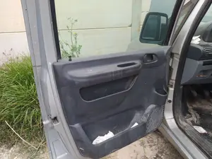 Foto de GUARNECIDO PUERTA DELANTERA IZQUIERDA PEUGEOT EXPERT FURGÓN COMFORT (1995) 2.0 HDi (109 CV / 80 KW)