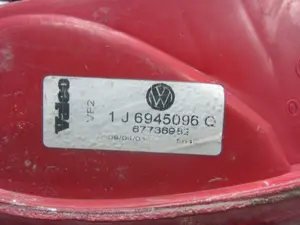 Foto de PILOTO TRASERO IZQUIERDO VOLKSWAGEN GOLF IV BERLINA (1J1)(10.1997) 1.9 TDI (110 CV / 81 KW) referencia 1J6945095Q foto 6