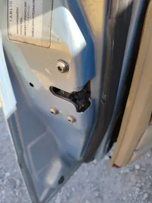 Foto de CERRADURA PUERTA DELANTERA IZQUIERDA JAGUAR XJ 3.2 CAT (211 CV / 155 KW)