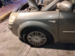 Foto de ALETA DELANTERA IZQUIERDA RENAULT SCENIC II (JM)