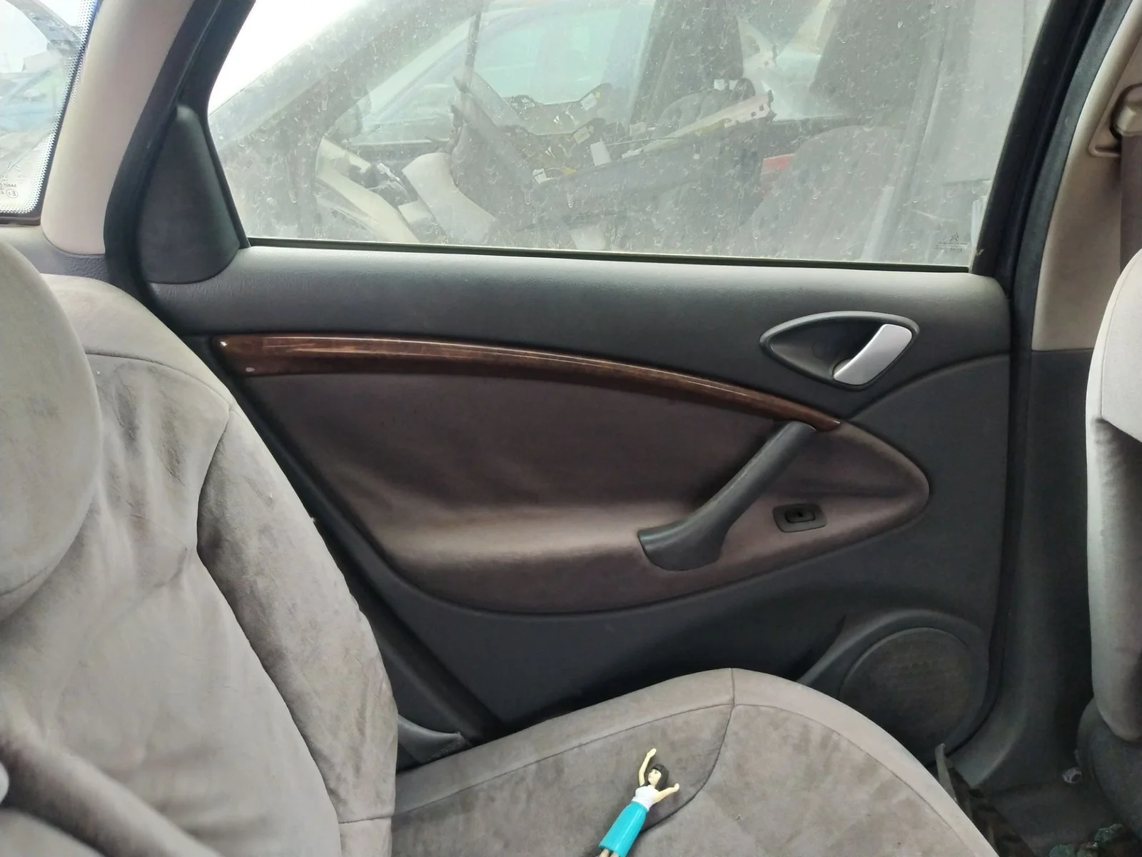 Foto de MANETA INTERIOR TRASERA IZQUIERDA CITROEN C5 BERLINA 2.0 HDi (109 CV / 80 KW) referencia 9143E0