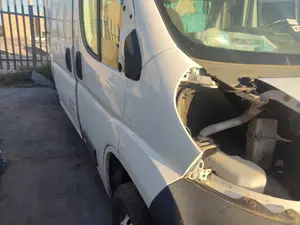 Foto de ALETA DELANTERA DERECHA PEUGEOT BOXER (333/335) FURGÓN TECHO ELEVADO BAT.3450MM 2.2 HDI CAT (101 CV / 74 KW)
