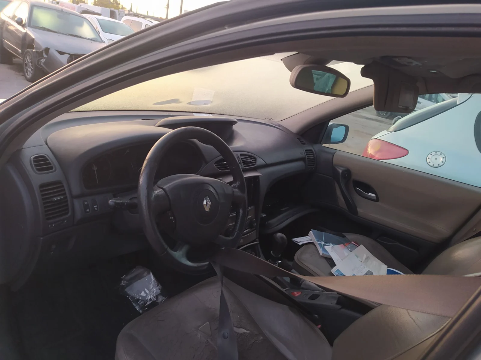 Foto de LUZ INTERIOR RENAULT LAGUNA II (BG0) 2.2 dCi Turbodiesel (150 CV / 110 KW) referencia 8200465794