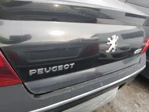 Foto de CERRADURA MALETERO / PORTON PEUGEOT 407 2.0 16V HDi FAP CAT (RHR / DW10BTED4) (136 CV / 100 KW)
