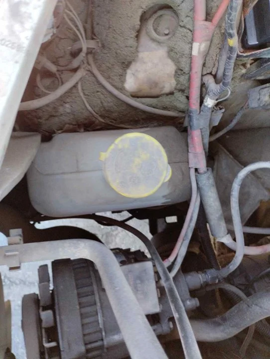 Foto de DEPOSITO LIMPIA FORD TRANSIT FURGÓN (CY/DY)(1986) 2.5 Diesel (80 CV / 59 KW)