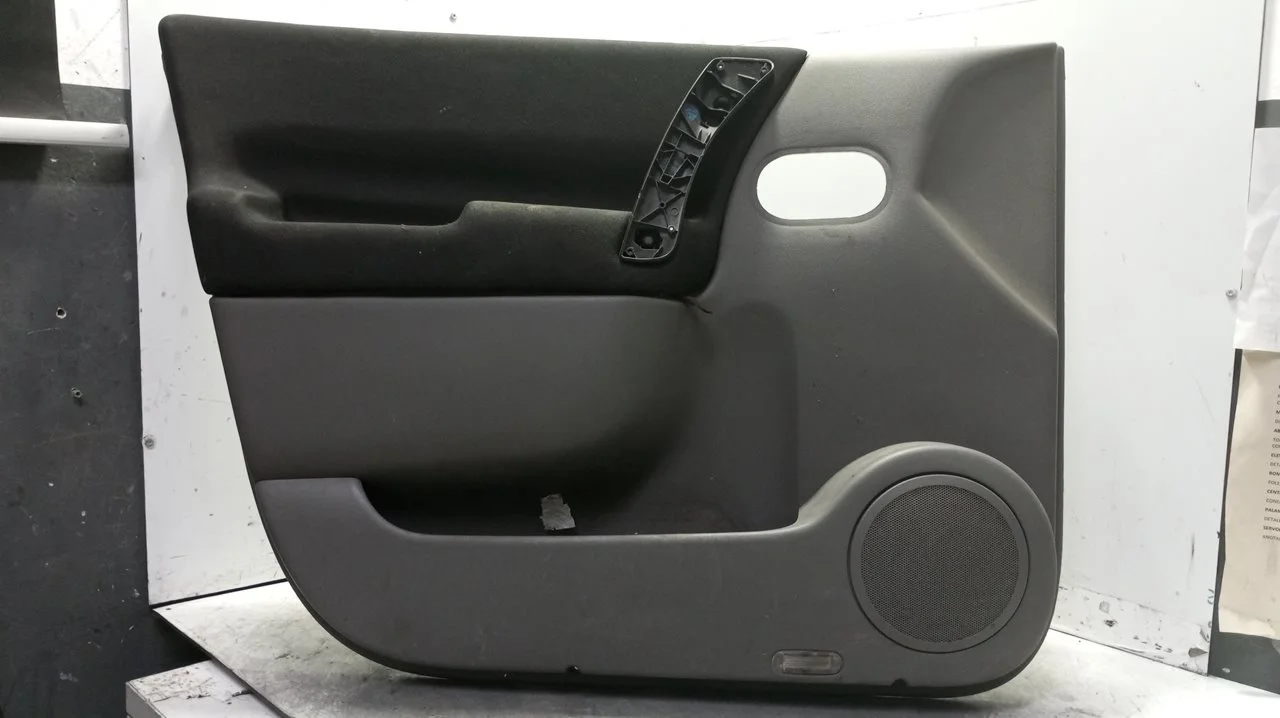Foto de GUARNECIDO PUERTA DELANTERA IZQUIERDA RENAULT SCENIC II 1.5 dCi Diesel (101 CV / 74 KW) referencia 8200384620