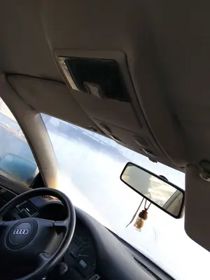 Foto de LUZ INTERIOR AUDI A6 BERLINA (4B2) 1.8 20V Turbo (150 CV / 110 KW)