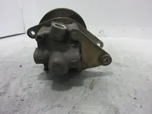Foto de BOMBA DIRECCION AUDI 80/90 (893) referencia 7681955128 foto 3