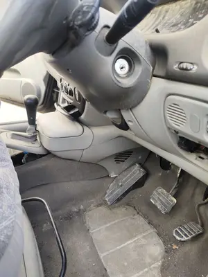 Foto de COLUMNA DIRECCION RENAULT SCENIC I (JA...) 1.4 CAT (95 CV / 70 KW) referencia 8200816036