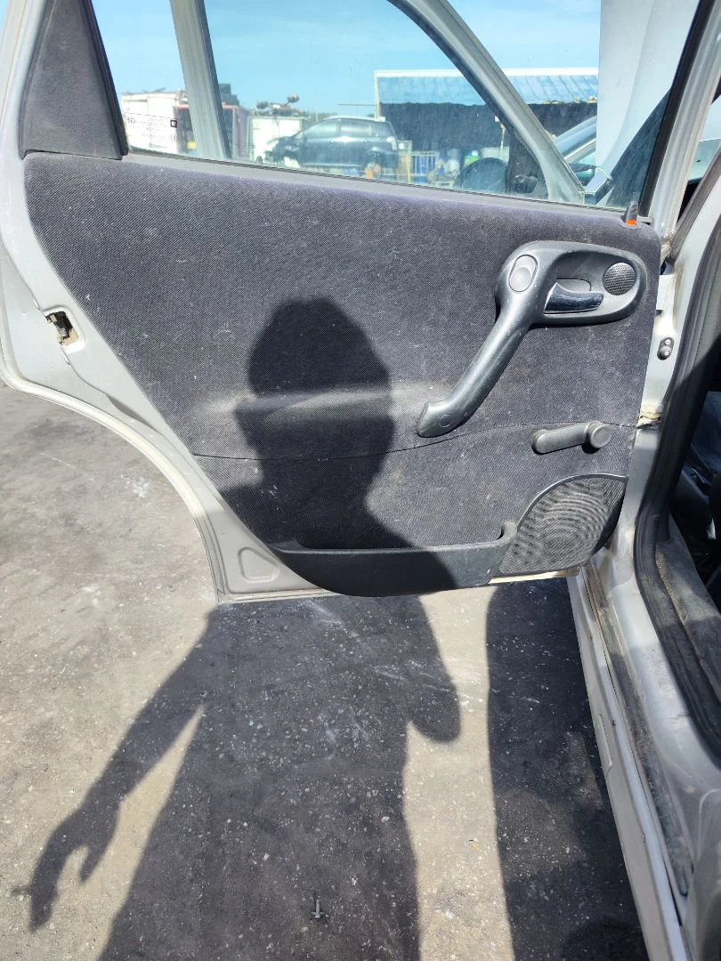 Foto de GUARNECIDO PUERTA TRASERA IZQUIERDA OPEL VECTRA B BERLINA 2.0 DTI (101 CV / 74 KW) referencia 90432185