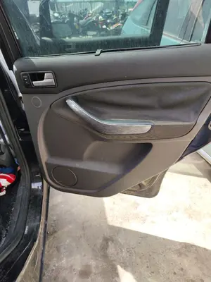 Foto de GUARNECIDO PUERTA TRASERA DERECHA FORD C-MAX (CB3)(2007) 1.8 TDCi Turbodiesel CAT (116 CV / 85 KW) referencia 1696813